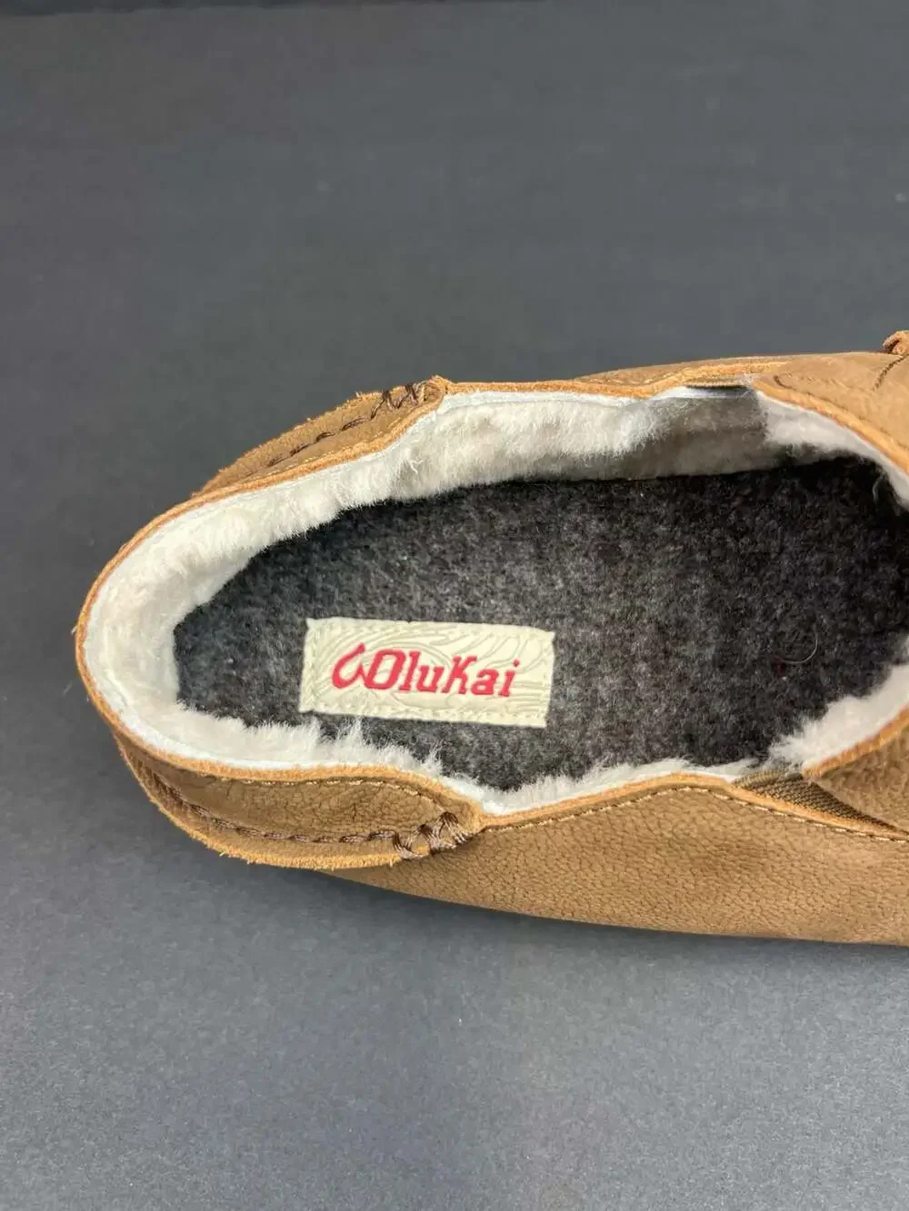 OluKai Moloa Men's Leather Shearling Lined Slippers US 11 Euro 44